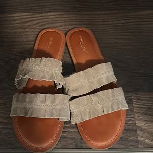 American Eagle sandal